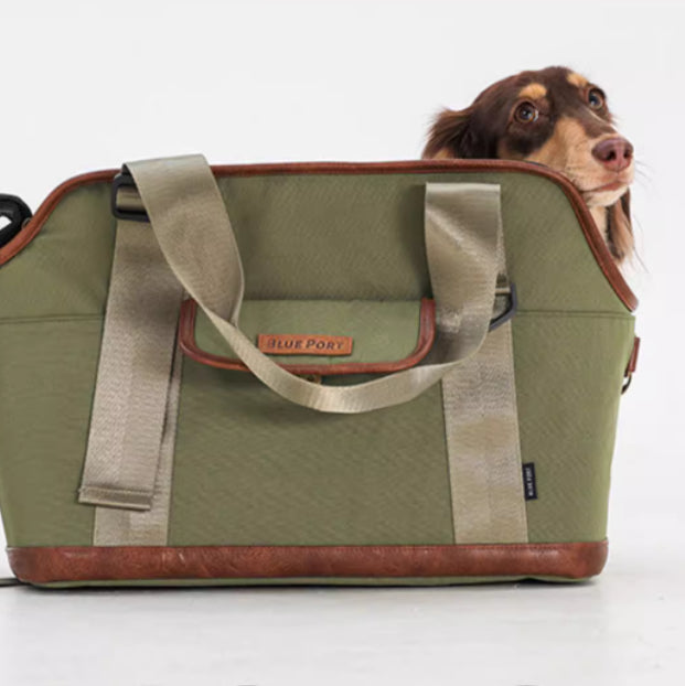 MaxandFriendsPets Outdoor Backpack for Small Cats and Dogs